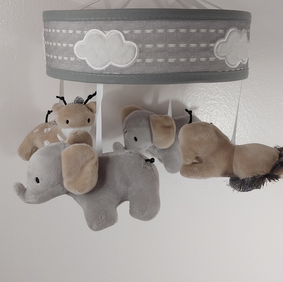 Lambs & Ivy Mobile Wheel with Plush Safari Animals- Replacement or Stand-alone - Picture 10 of 10